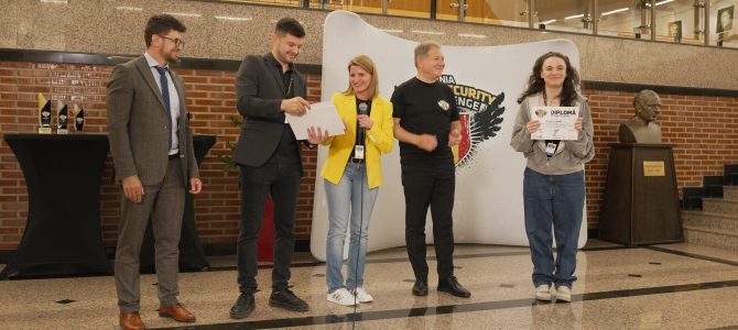 S-au acordat premiile Campionatului National de Securitate Cibernetica – RoCSCS 2025. Competitia este organizata de Serviciul Român de Informaţii prin intermediul Centrul Național Cyberint, Directoratul Național de Securitate Cibernetică (DNSC) şi Asociaţia Naţională pentru Securitatea Sistemelor Informatice (ANSSI), sprijinit de parteneri din mediul privat. S-au acordat premiile Campionatului National de Securitate Cibernetica – RoCSCS 2025. Competitia este organizata de Serviciul Român de Informaţii prin intermediul Centrul Național Cyberint, Directoratul Național de Securitate Cibernetică (DNSC) şi Asociaţia Naţională pentru Securitatea Sistemelor Informatice (ANSSI), sprijinit de parteneri din mediul privat.